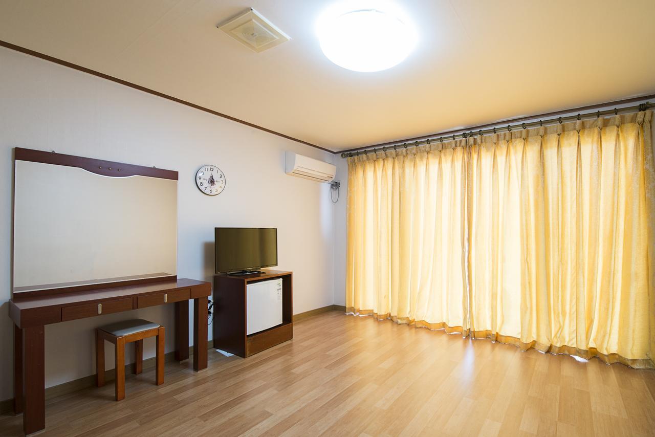 Jeju Youth Hostel Bagian luar foto