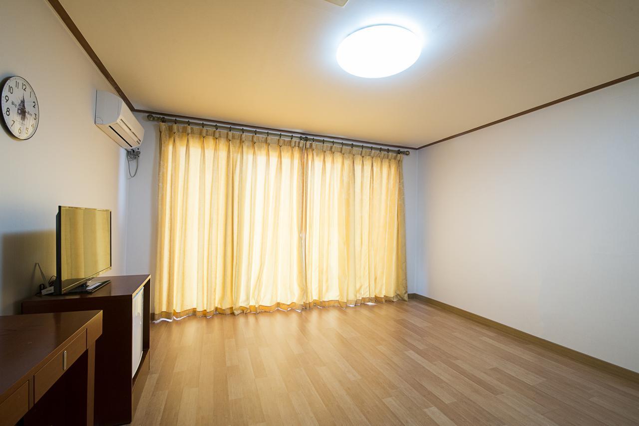 Jeju Youth Hostel Bagian luar foto