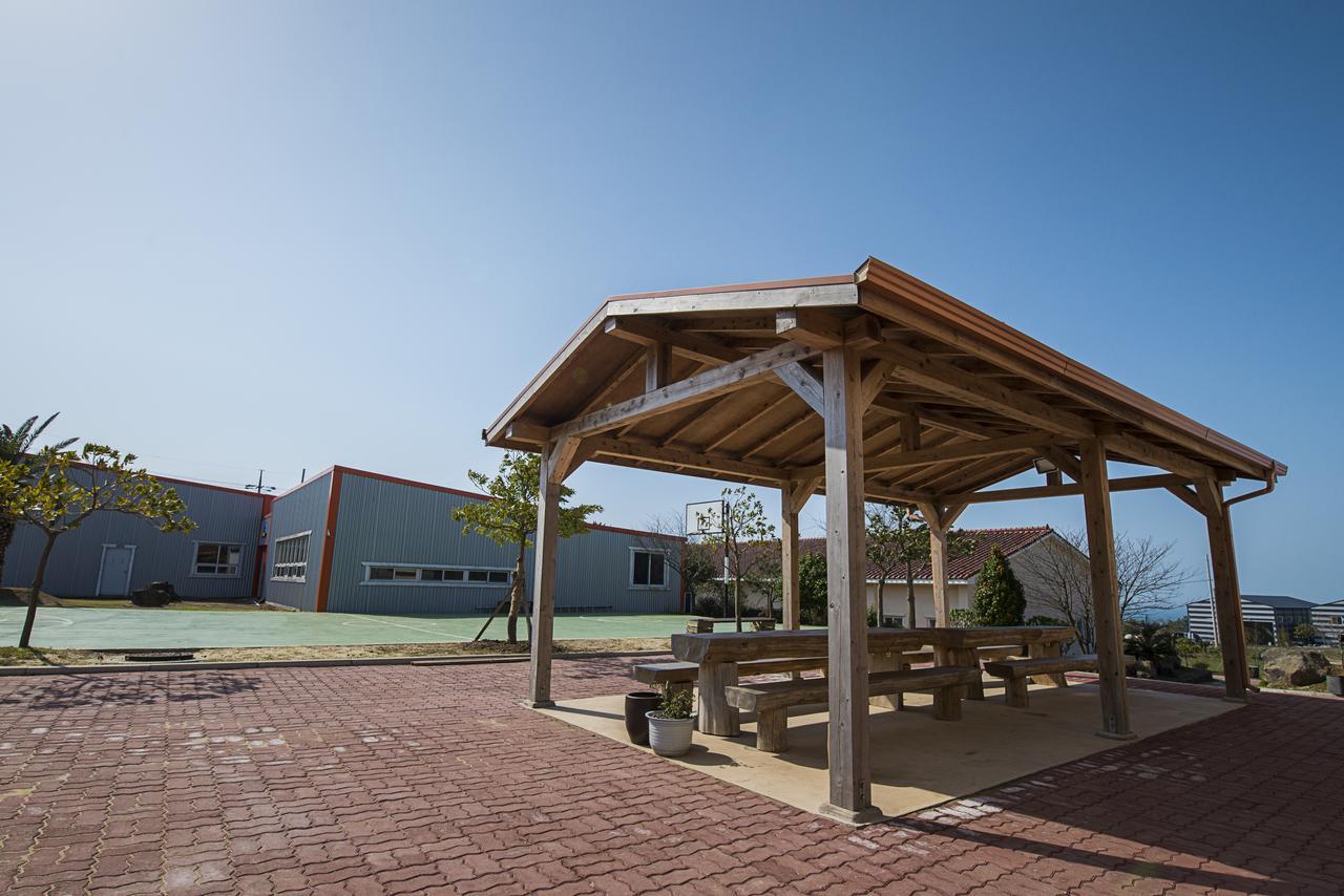 Jeju Youth Hostel Bagian luar foto
