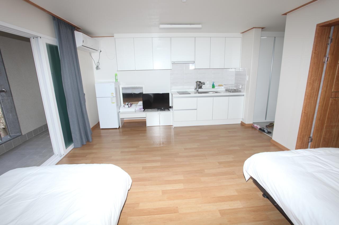 Jeju Youth Hostel Bagian luar foto
