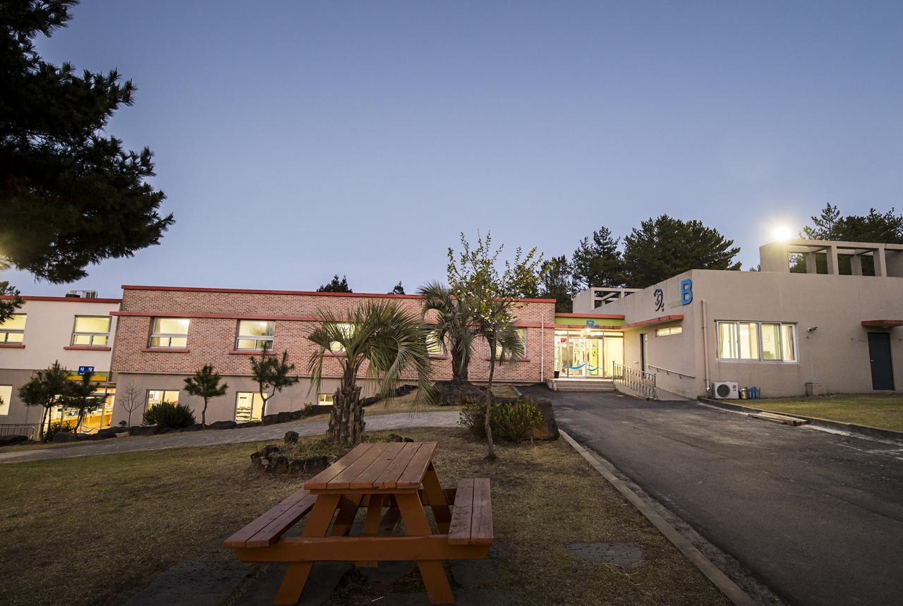 Jeju Youth Hostel Bagian luar foto