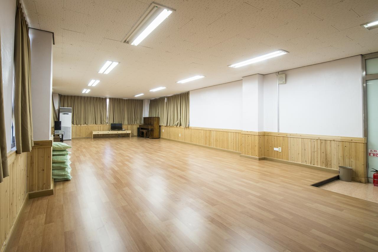 Jeju Youth Hostel Bagian luar foto