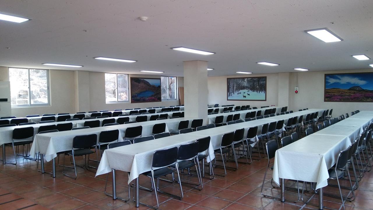 Jeju Youth Hostel Bagian luar foto